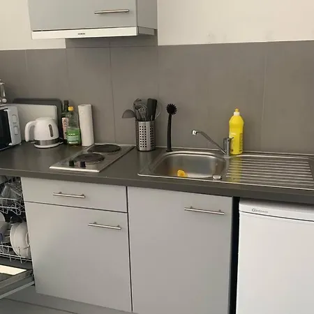 Modern & Private Furnished Studio/work Station Apartamento Le Mont-Sur-Lausanne